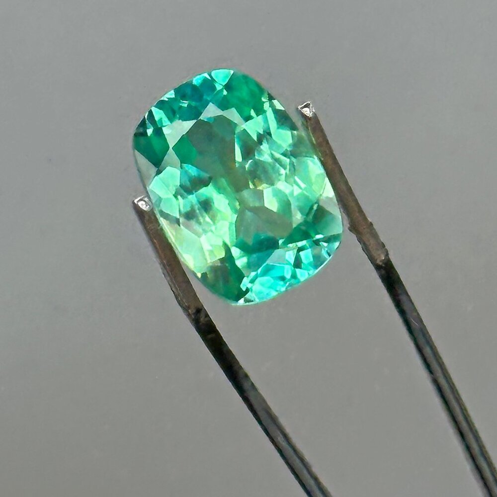 Incredible Bi-Color Sapphire